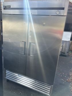 Reach In Cooler True Solid Door 