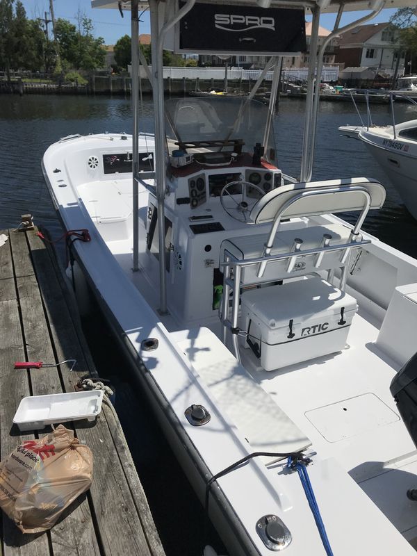 235 mako center console with trailer! for Sale in Queens ...