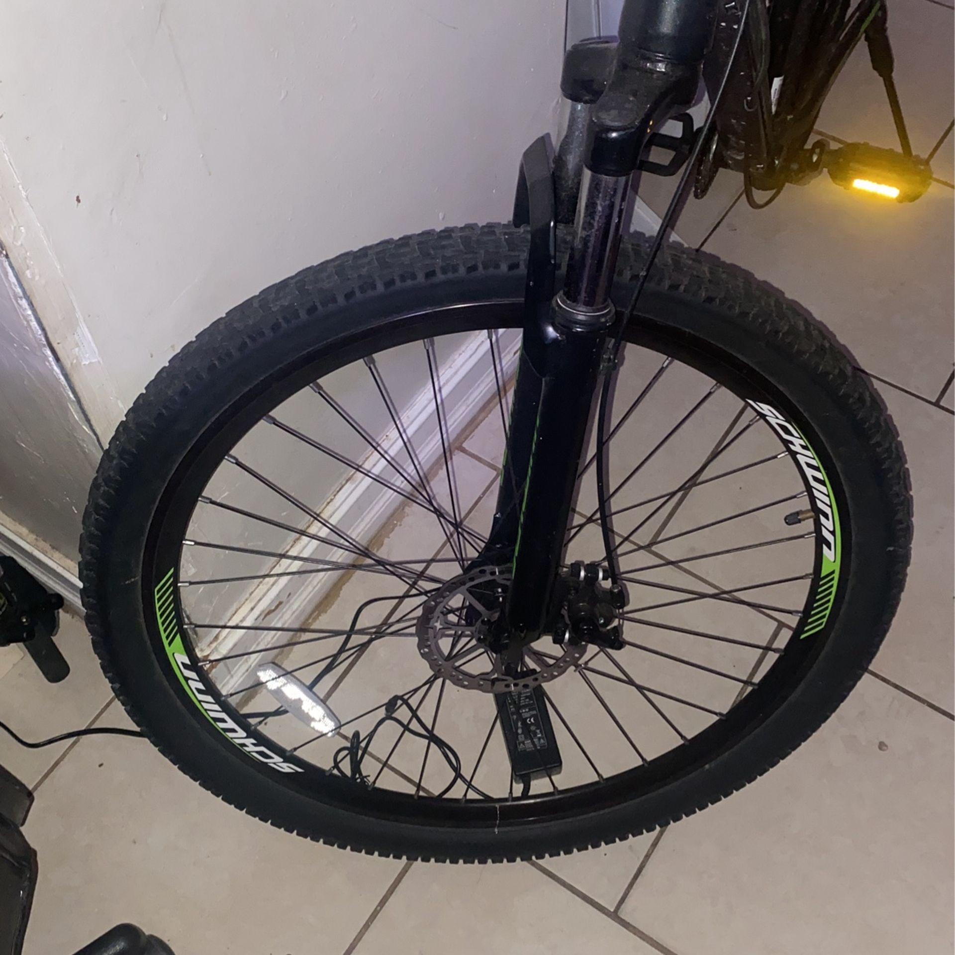 Schwinn 29’ Mountain Bike