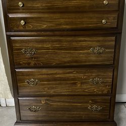 Bassett 4 Drawer Dresser Chest