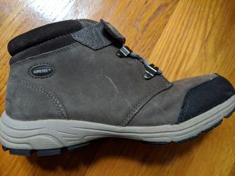 2W Clarks Gore Tex kids hiking boots