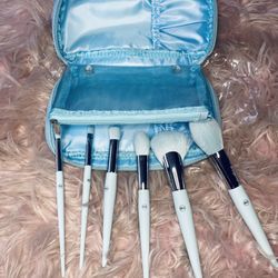 6 Piece Lurella Cosmetics Travel Brush Set..