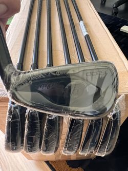 Titleist T200 Limited Edition Black Iron Set 5-Pw-Gap