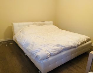 Modern King-size Bed