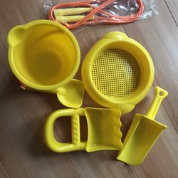 Beach Toys For Kids 6 Pc Brand New Never Open