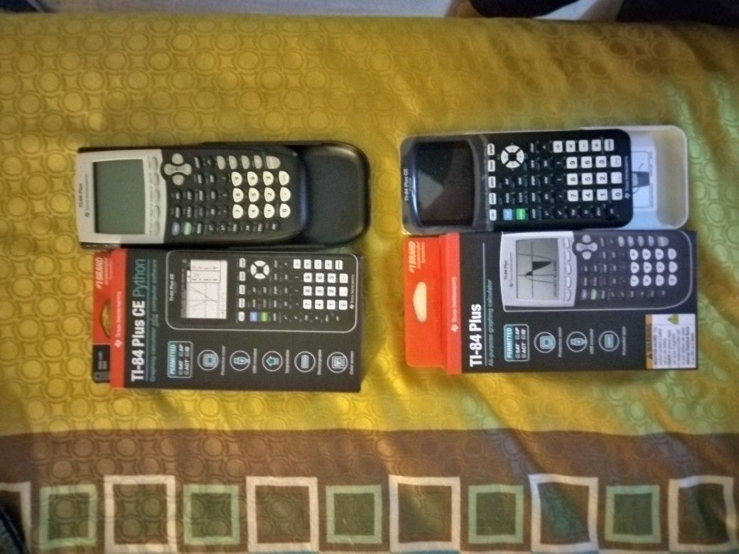 T1-84 Plus Graphing Calculator And T1plus CE Python (With Comp. Hardware)