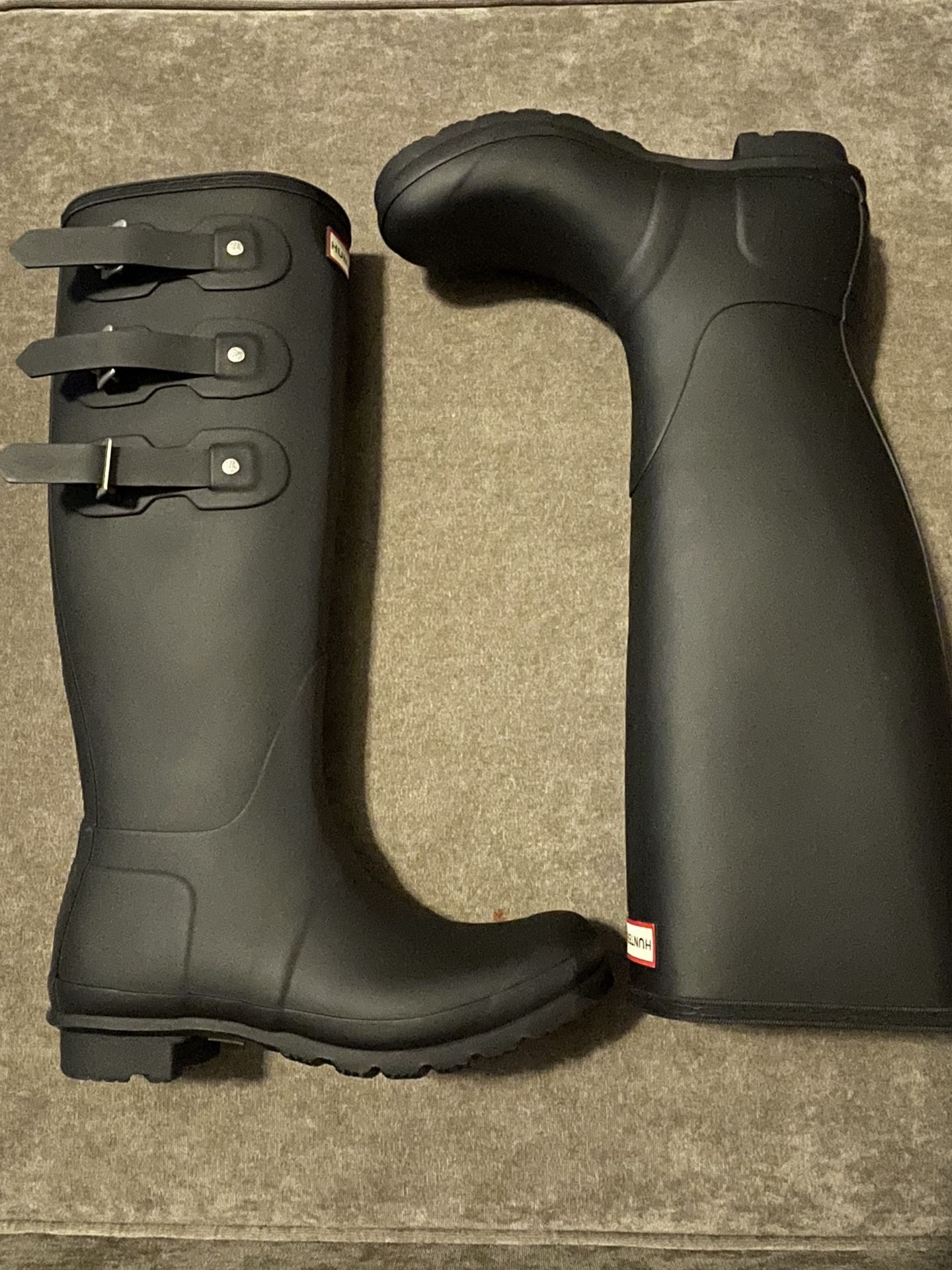 New Women’s Hunter Tall Rain Boots W/ Socks