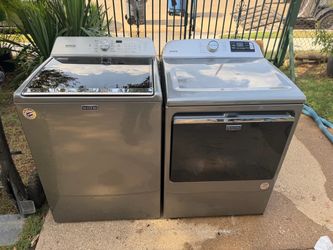 Maytag Washer and Dryer Set electric