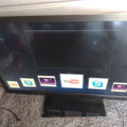 58 Inch Toshiba Smart Tv W Remote