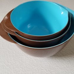 Set Of Nesting Mixing Bowls
