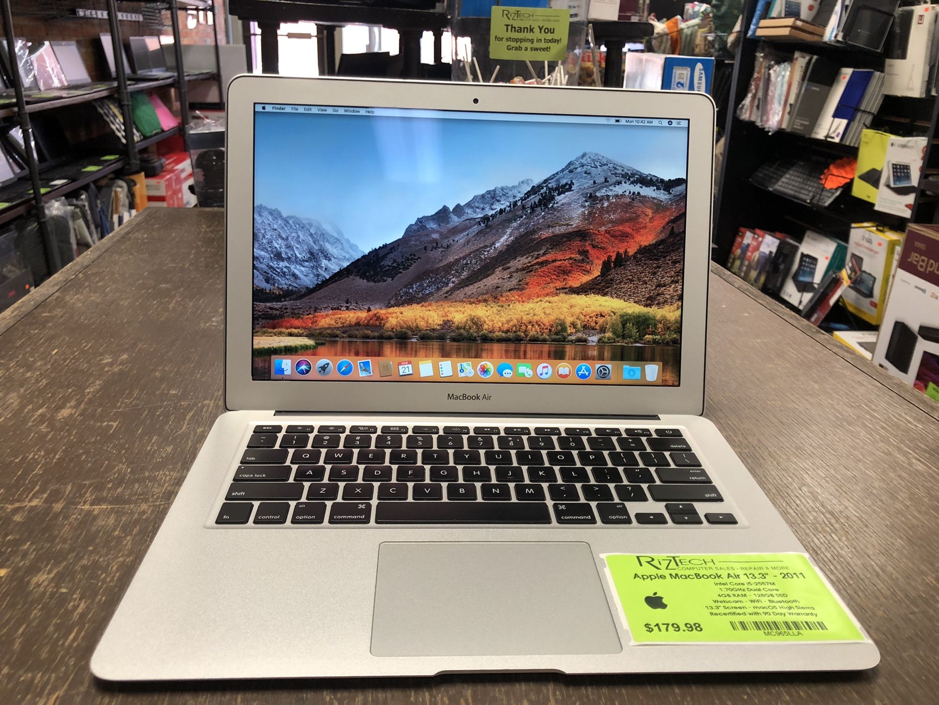 2011 Apple MacBook Air 13”i5 4GB RAM 128GB SSD High Sierra Webcam WiFi Bluetooth