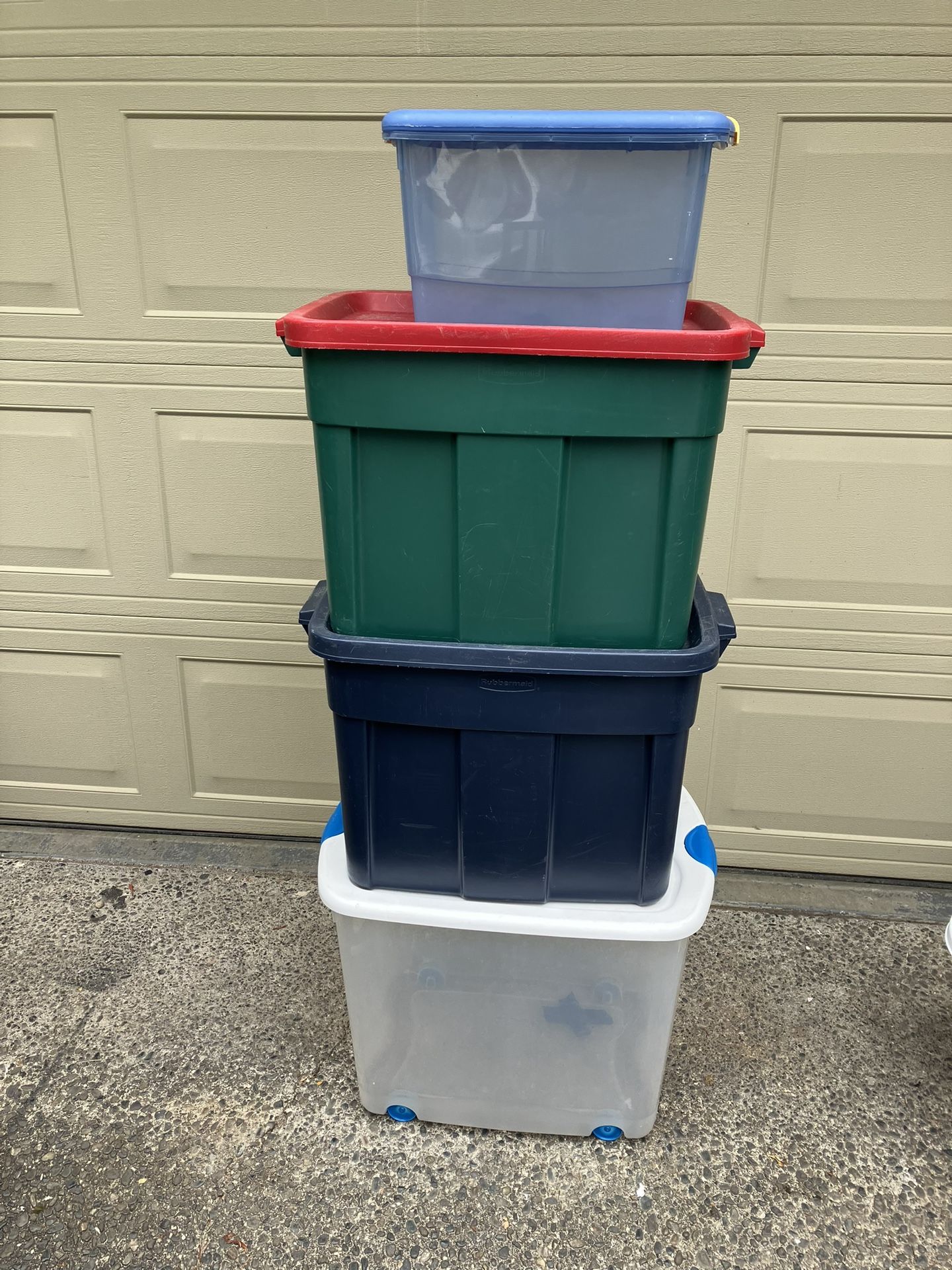 4 Storage Tote Bins