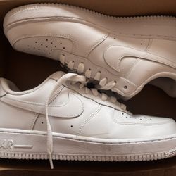NIKE AIR FORCE 1