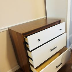 Chest of drawers