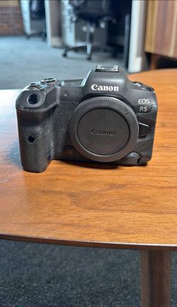 Canon EOS R5 Mirrorless Camera Body + Battery Grip
