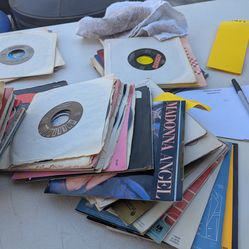 45 rpm vinyl records ( Lot of 179 records)