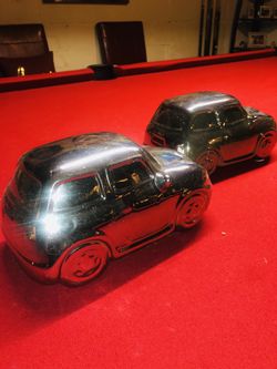 Silver decorative cars