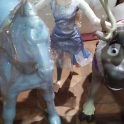 DISNEY FROZEN 2 BUNDDLE!  RIDE ON RAINDEER, HORSE LIGHT & SOUNDS PLUS 32'  ELSA DOLL 