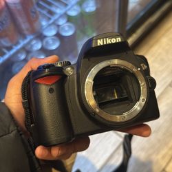 Nikon D60 With Lens And Case