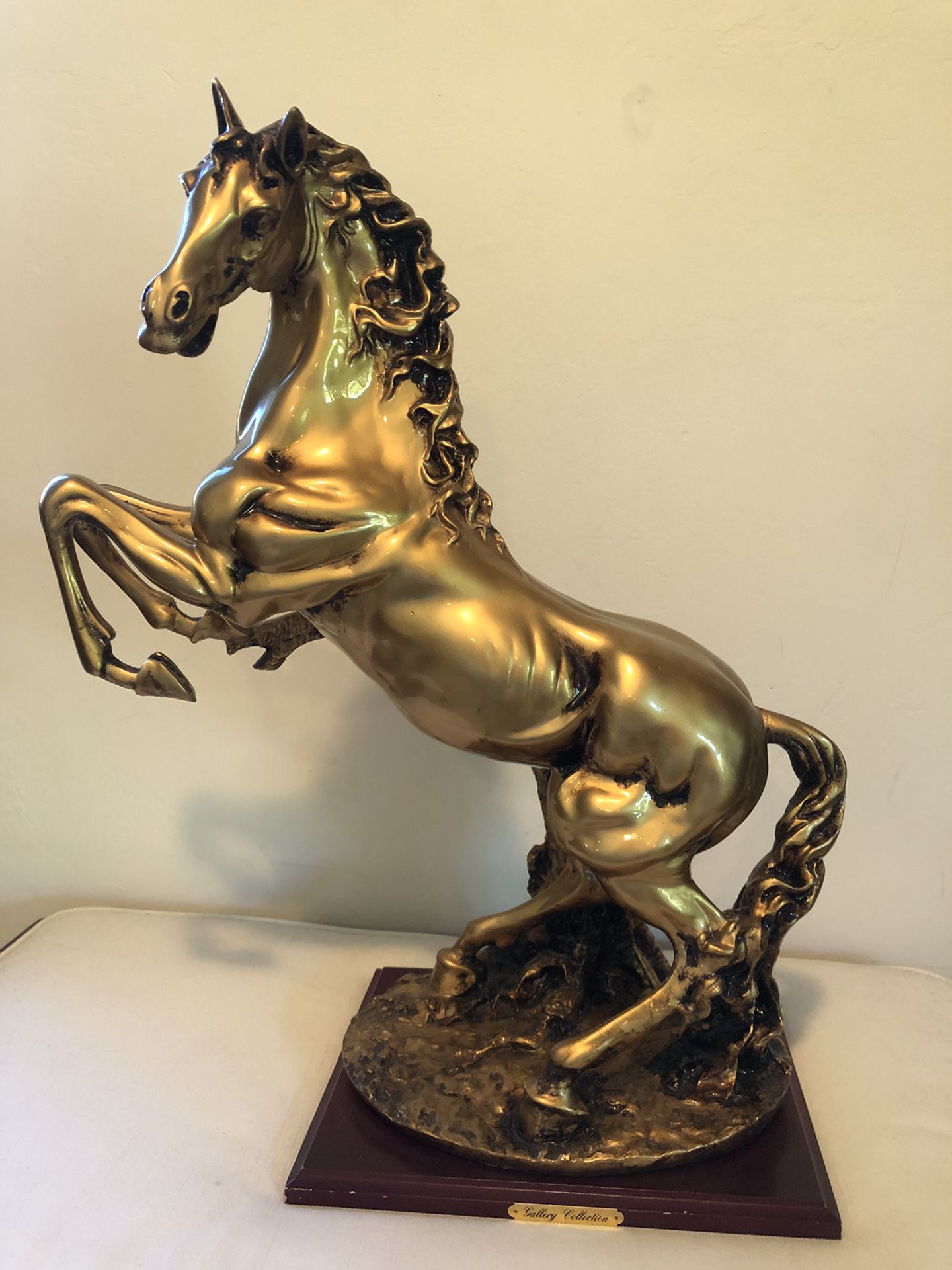 Gallery Collection Gold Resin Horse