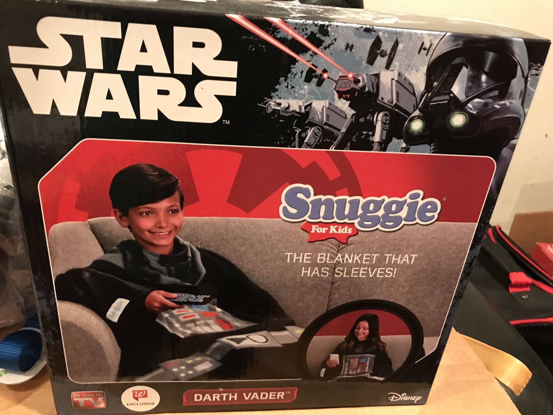 Star Wars Snuggie darth Vader