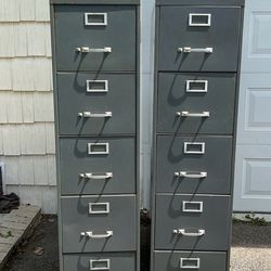 File Cabinet 🗄️ No Key 🔑 Both For $150