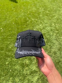 Brand new three cross dandy barba all black