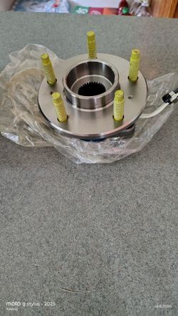 Moog hub bearing assembly