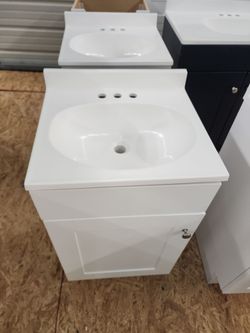 Brand New 18-in Vanity in White with Withe Cultured Marble Top