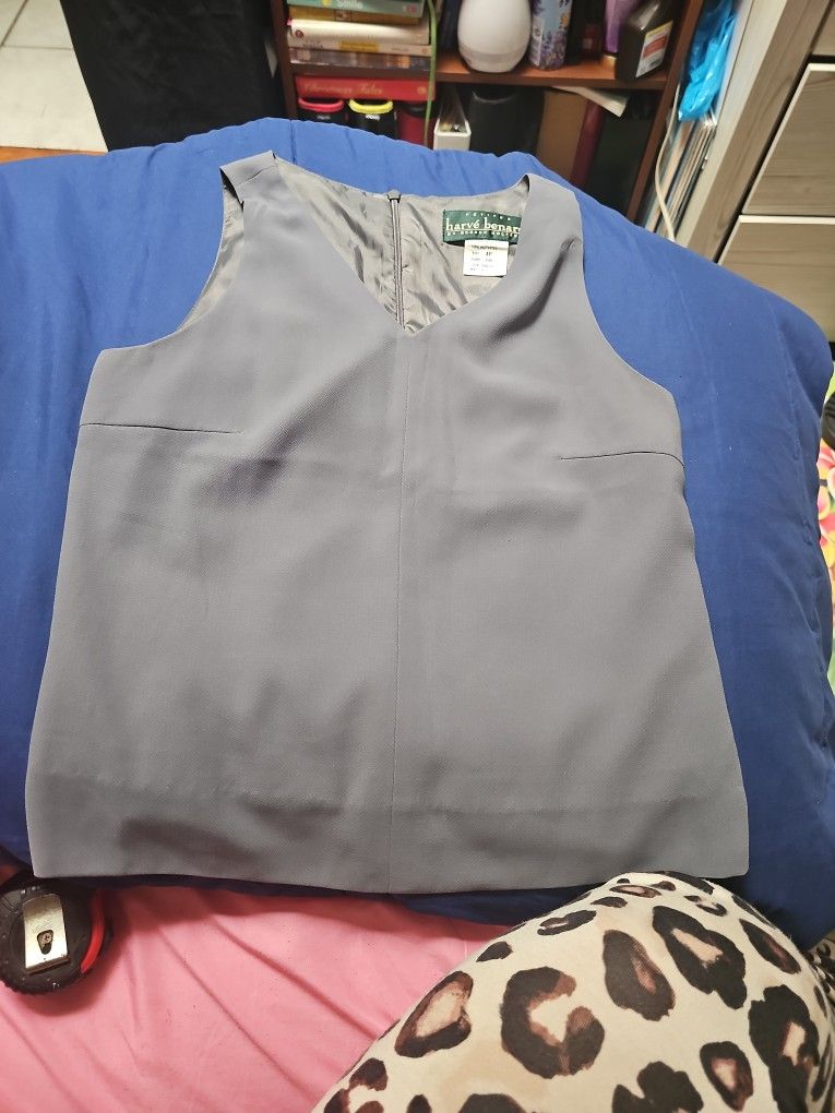 Clothing Harve Bernard Plain V Neck.