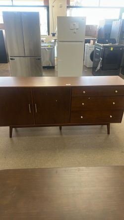 Wade Logan Cardarius 70" 2-Door TV Stand for TVs up to 80"