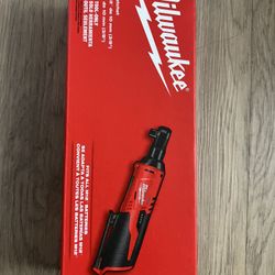 Milwaukee M12 12V Lithium-Ion Cordless 3/8 in. Ratchet (Tool-Only
