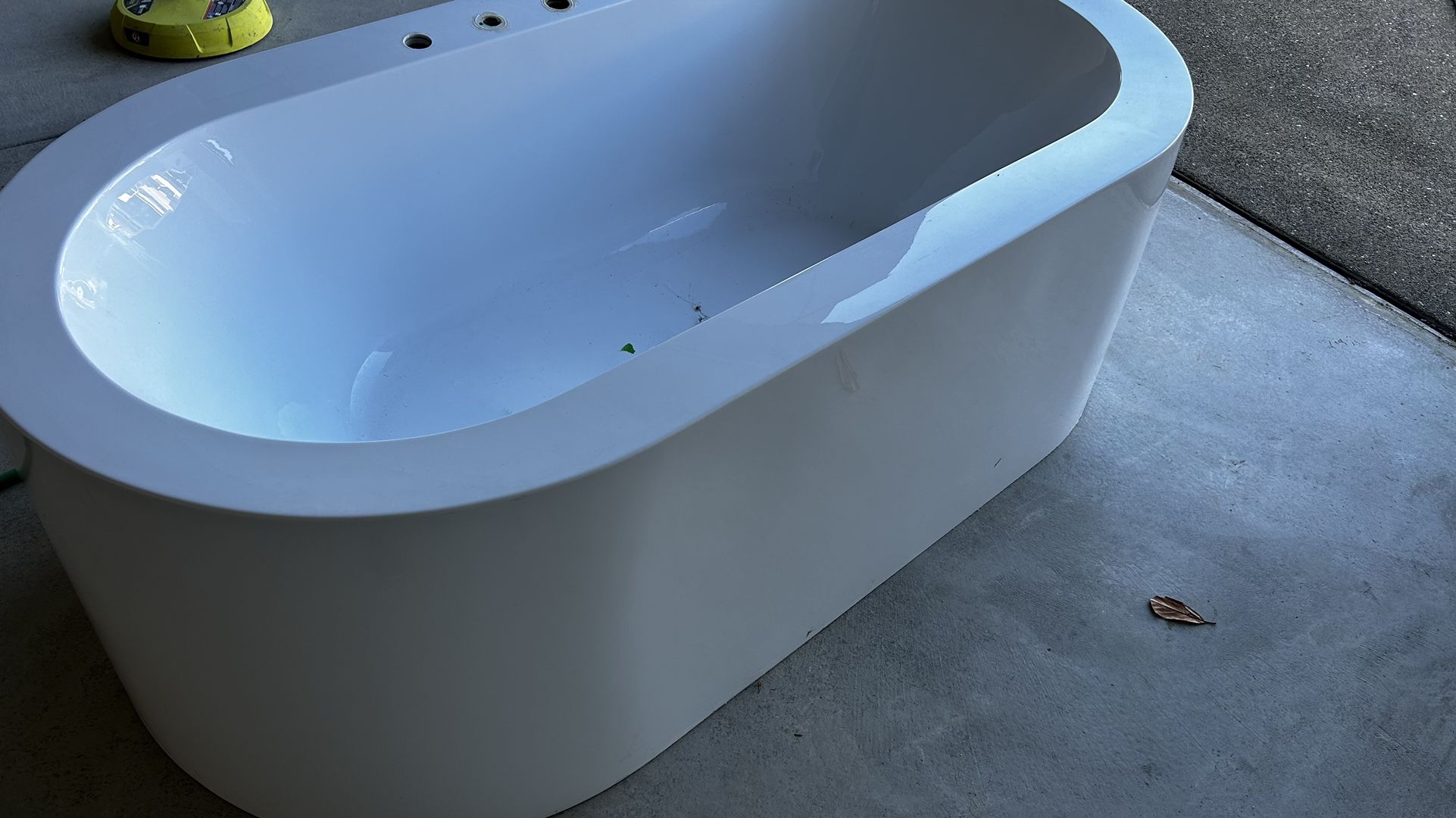 Royal Freestanding Tub 71.6"x37.5