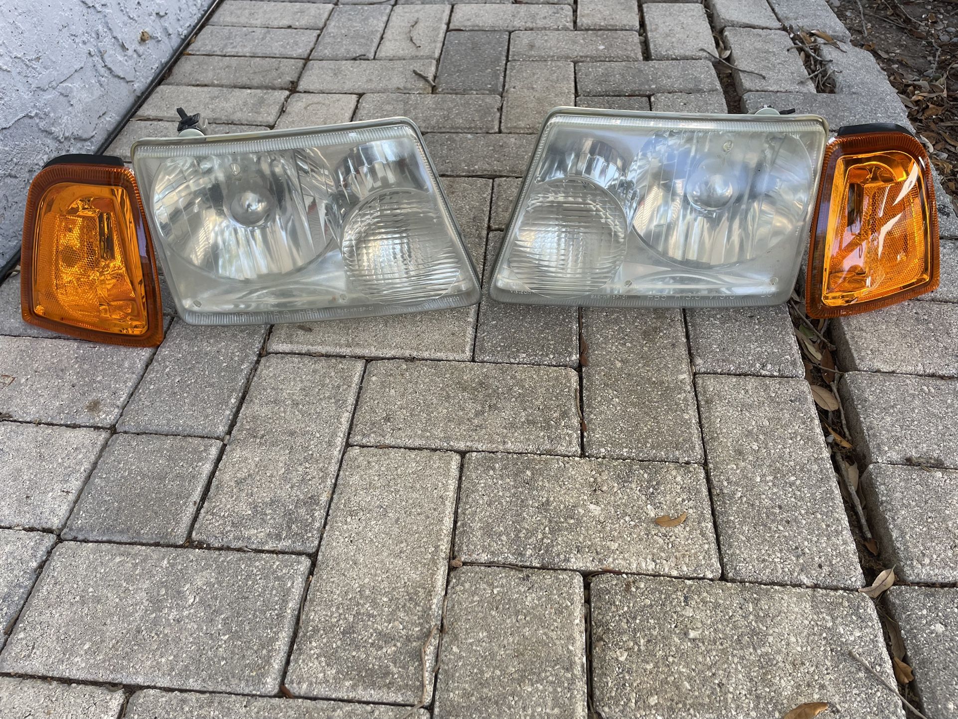FORD RANGER HEADLIGHTS AND SIDE MARKERS