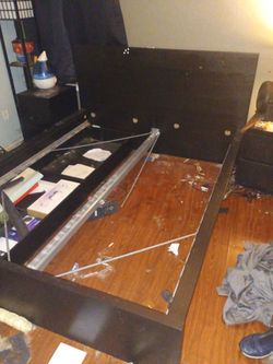 Queen size Platform bed with drawers underneath