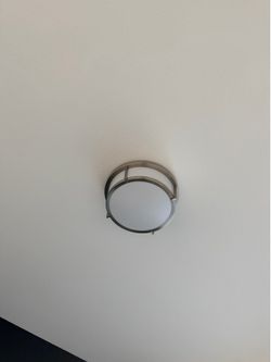 Ceiling light fixture
