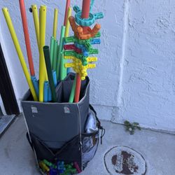 “antsy Pants” Building Toy 