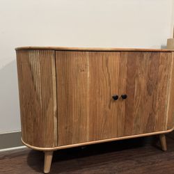 Mid-Century Modern Wood Sideboard / Credenza