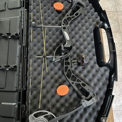 Diamond Edge 320 Archery Equipment With Accessories