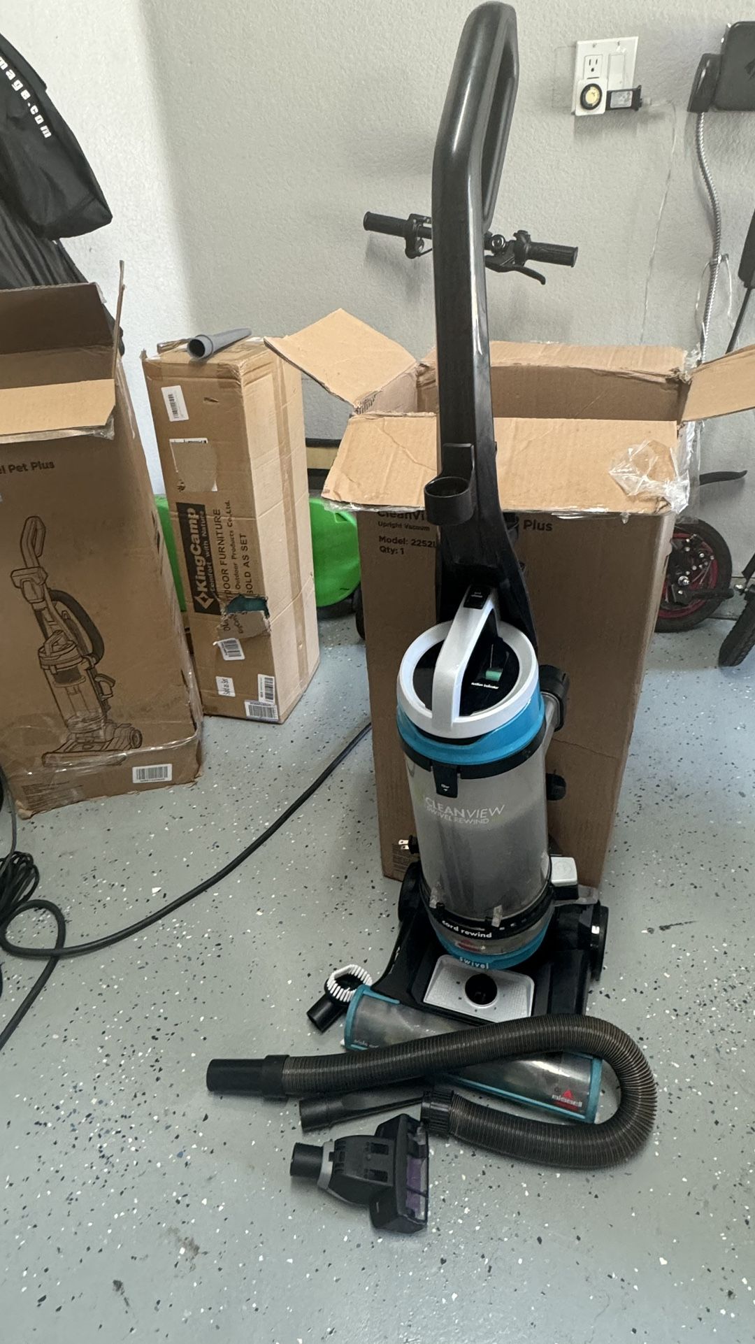 BISSELL CleanView Rewind - 3676: Bagless Upright Vacuum Cleaner, Multi-Surface, Automatic Cord Rewind, 25ft Cord, 13" Path Retail Value $150 + Tax
