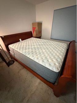 Beautyrest PressureSmart Firm Queen Sized Mattress + Box Spring!