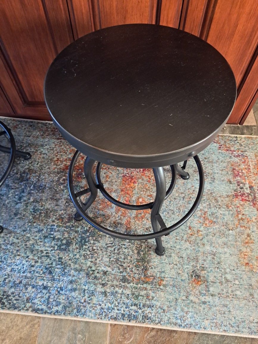 Set of 4 Adjustable Bar Stools
