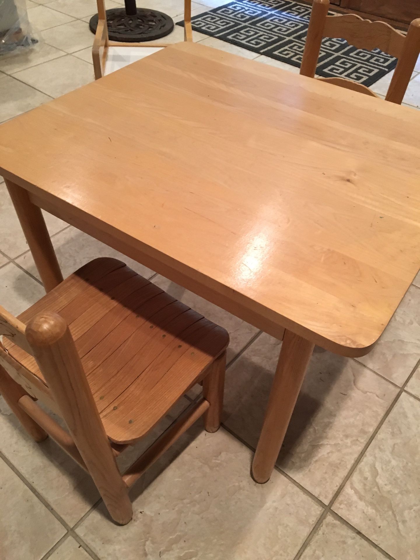 Kids table and 3 chairs