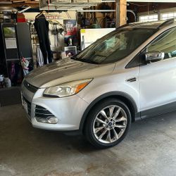 2016 Super Cute!! Ford Escape Chrome Package Larger Wheels