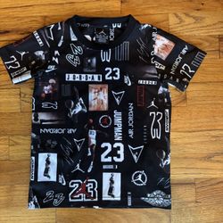Jordan shirt size Boy Medium  