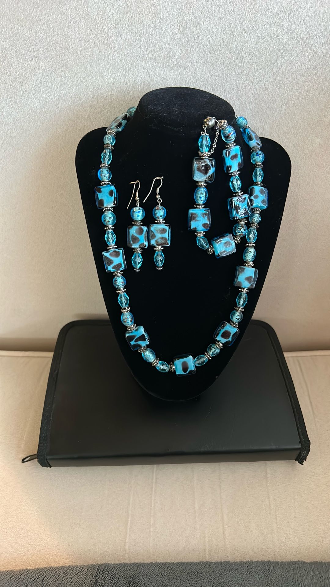 Necklace Bracelet, And Earrings Leopard Glass And Crystal Beads