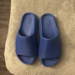 yeezy slides