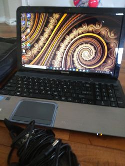 Toshiba Satellite S855 i7 8gb RAM Laptop