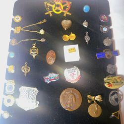 Set of 24 lapels/pins/Gold filled/10k/Sterling, 4 Medals:ww1/ww2 Belgium/Girls Golf, R.O.T.C./4 pendants