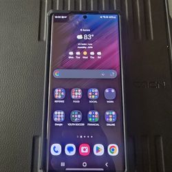 Samsung S22 Ultra 5G with Perfect Screen and S-Pen and OEM Charger